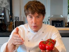 Para el chef, unos pocos minutos de diferencia pueden cambiar por completo el resultado de una verdura hervida.
