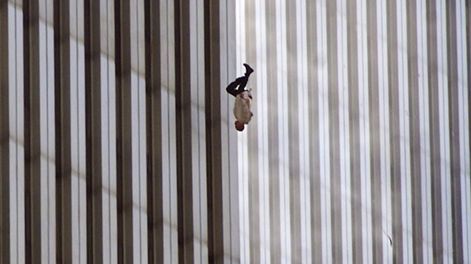 Richard Drew es el autor de una de las imágenes que más revelan la tragedia humana del “11-S”.