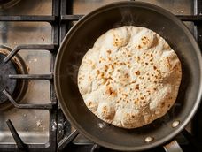 sin horno y sin harina: la forma ideal para hacer el pan pita en sarten, facil y en pocos minutos