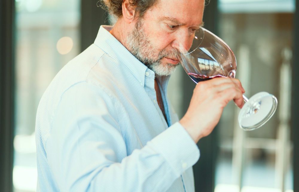 El en&oacute;logo Daniel Pi desarrolla Celler del Pi junto con su hija Daniela.